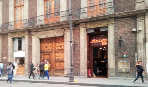 Bar Mancera, Ubicado en lo que a finales del siglo XVIII fue el Palacio de los Marqueses de Selva Nevada. Foto, Jocelyn Medina